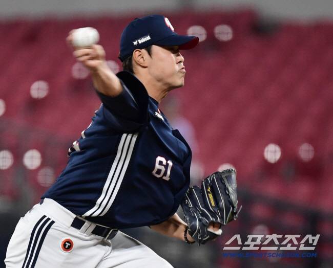 12일 광주 기아챔피언스필드에서 열린 KIA와 두산의 경기. 투구하고 있는 두산 최원준. 광주=송정헌 기자songs@sportschosun.com/2025.09.12/