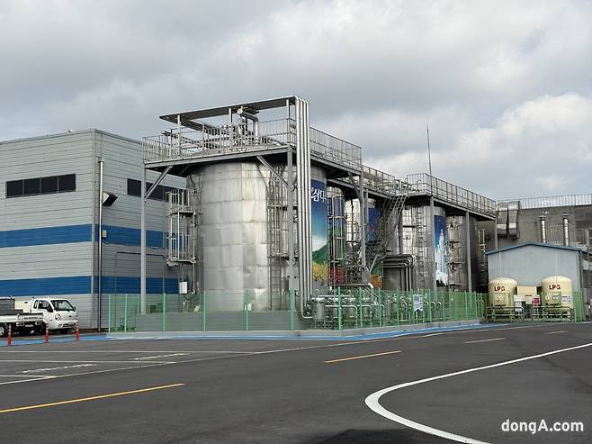 제주 삼다수 공장 내부.