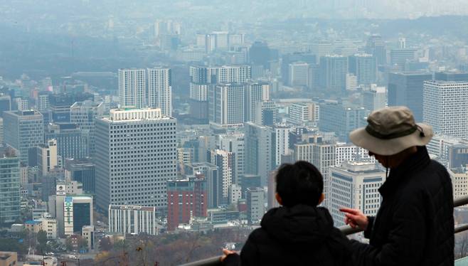 지난 24일 서울 용산구 남산에서 바라본 서울시내 아파트 단지 모습. 2025.11.24/뉴스1  Copyright (C) 뉴스1. All rights reserved. 무단 전재 및 재배포,  AI학습 이용 금지. /사진=(서울=뉴스1) 이호윤 기자