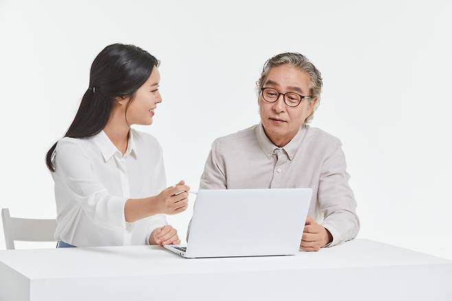 올해 상반기 보험 가입자가 독립 손해사정사를 직접 선임한 건수가 전년 대비 2배 가까이 증가했다. 금융당국의 소비자 보호 기조 속에 제도를 활용할 수 있는 영역이 확대되면서다. [게티이미지뱅크 제공]