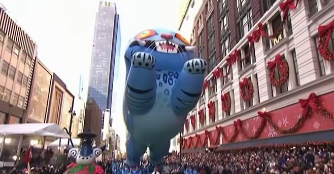 추수감사절 뉴욕시내 퍼레이드에 등장한 '더피' 호랑이/사진 MSNBC라이브 화면 캡처