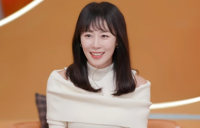 배우 문정희는 영화 '연가시' '숨바꼭질' 등으로 이름을 알렸으며 출연한 영화와 드라마만 무려 29편에 달한다. 사진=KBS 2TV '신상출시 편스토랑'