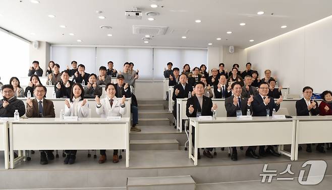 사람앤동물메디컬센터는 28일 용인 신사옥 확전 이전식을 개최했다(동물병원 제공). ⓒ 뉴스1