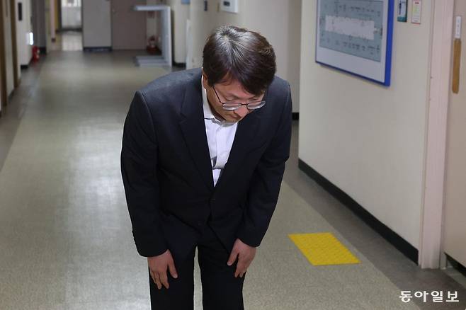 박대준 쿠팡 대표이사가 30일 오후 서울 종로구 정부서울청사에서 열린 쿠팡 관련 긴급 관계부처 장관회의에 참석하고 있다.  변영욱 기자 cut@donga.com