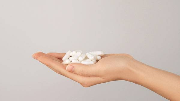 매일 프로바이오틱스를 복용하는 것은 대체로 안전하지만, 과도한 섭취는 피해야 한다./사진=게티이미지뱅크