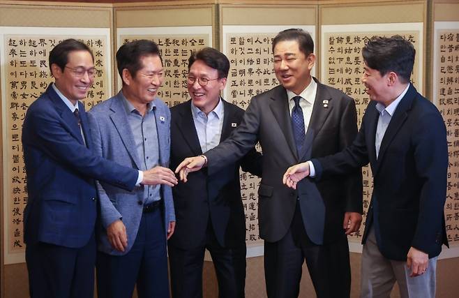 ▲화기애애한 당정대 고위급 만찬회동[연합뉴스]