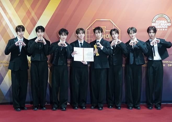 피나클엔터테인먼트 제공