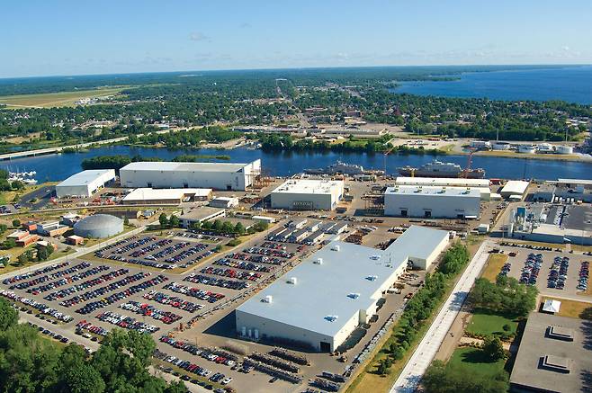 컨스털레이션급 호위함이 건조중인 미 위스콘신 주 소재 핀칸티에리 마리넷 마린 조선소 전경. 핀칸티에리 제공