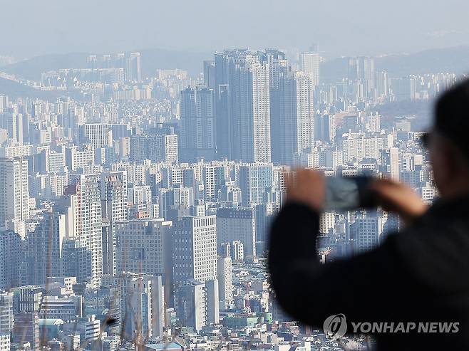 남산에서 본 서울의 아파트 [연합뉴스 자료사진]