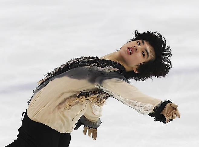 피겨 스케이팅 차준환(서울시청)이 30일 서울 양천구 목동 아이스링크에서 열린 2025 KB금융 전국남녀 피겨스케이팅 회장배 랭킹대회에서 남자 시니어부문 프리스케이팅 연기를 선보이고 있다.  2025.11.30 뉴시스