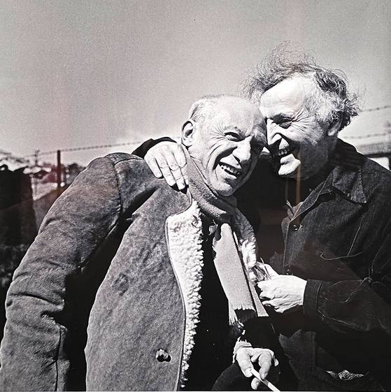 세계적인 사진 작가그룹 매그넘 포토스가 공개한 샤갈(오른쪽)의 초상 사진 6점도 만날 수 있다.