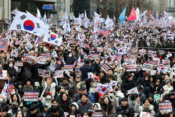 지난 2월 광주 금남로에서 개신교 단체 세이브코리아가 주최한 탄핵반대 집회에 나온 참가자들이 구호를 외치고 있다.  연합뉴스