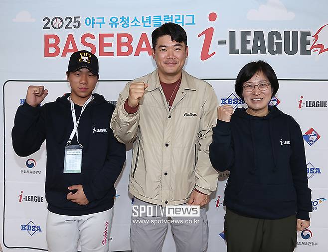 ▲ 엄마와 함께 배우는 야구학교 ⓒ곽혜미 기자