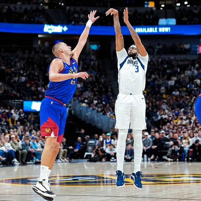 (왼쪽부터) 니콜라 요키치, 앤서니 데이비스