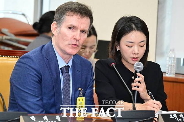 질의 답변하는 브랫 매티스 쿠팡 CISO.