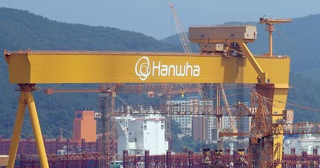 한화오션 거제 본사 대형 크레인. ⓒ연합뉴스