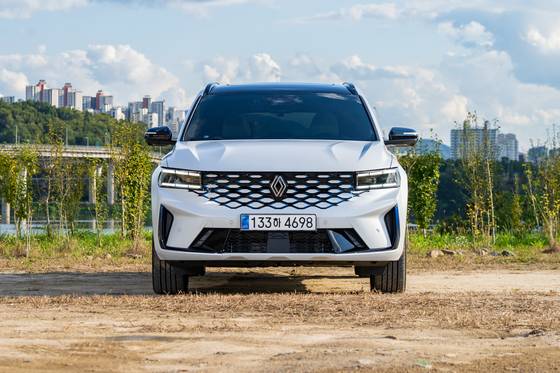 르노코리아 그랑콜레오스. 중앙포토