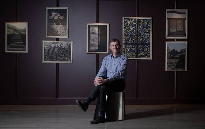 Xavier Salmon, director of the Department of Drawings and Prints at the Louvre Museum, poses for a photo on Nov. 20 at the exhibition “Spirit of Korea, Spirit of Paris: The Curator’s Eye,” held at the Art Cube 2R2 Gallery in Seoul. (Im Se-jun/The Korea Herald)