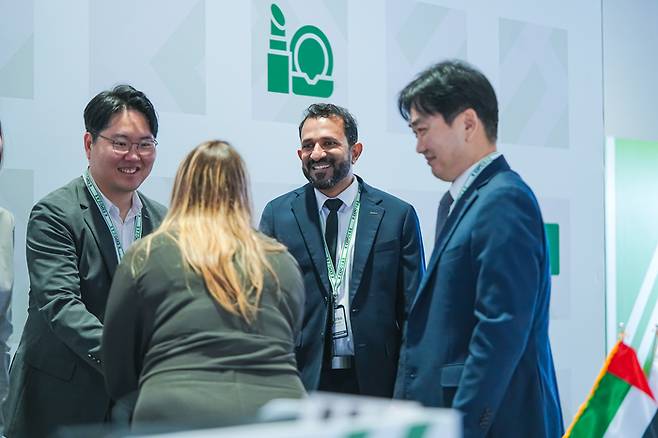 코트라는 중동 최대 럭셔리 브랜드 유통망인 샬훕그룹(Chalhoub Group)과 ‘K-뷰티 GCC 진출 협력’ MOU를 체결했다고 밝혔다. / 사진=코트라