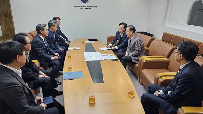 남북9축고속도로 추진협의회의 국토교통부 장관 면담 현장 ⓒ영양군 제공