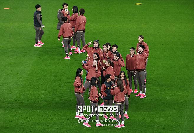 ▲ 중국 여자축구가 강인함을 자랑하던 시절은 이미 오래전 이야기다. 웸블리에서의 8실점은 2000년대 초반까지 중국 여자축구를 기억하던 추억을 완전히 지워버렸다.