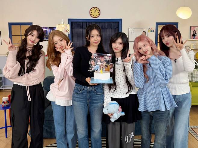 아이브, 데뷔 전 스타쉽 월말 평가 영상 전격 공개.."벌써 4주년 맞이"