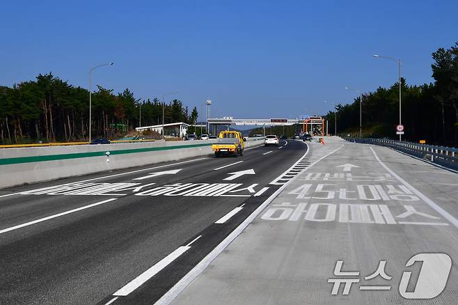 경북 포항~영덕간 동해안고소도로. 사진은 기사와 무관함/뉴스1 ⓒ News1 최창호 기자