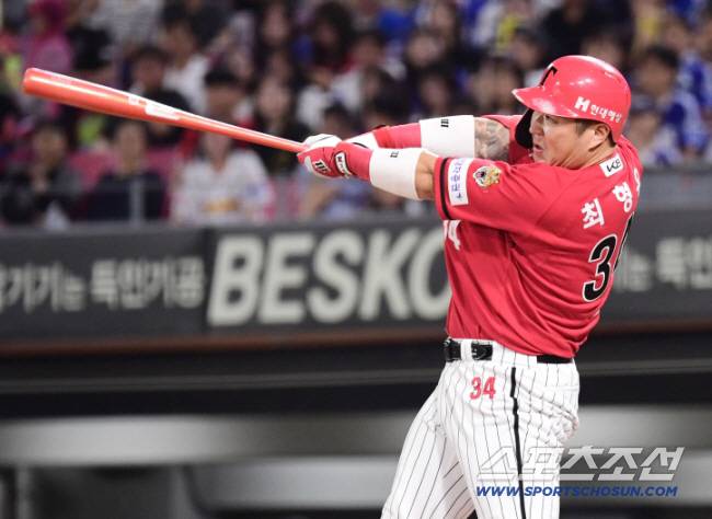 11일 광주 기아챔피언스필드에서 열린 KBO리그 KIA와 삼성의 경기. KIA 최형우가 7회 안타를 날리며 KBO리그 4,300루타를 달성했다. 힘차게 타격하는 최형우. 광주=송정헌 기자songs@sportschosun.com/2025.06.11/