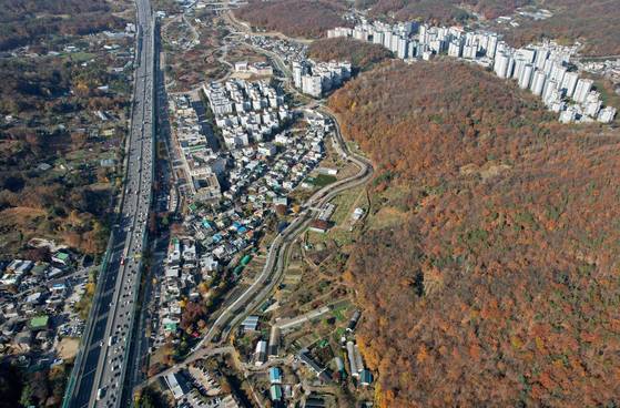 신규 택지 후보지로 선정된 서울 서초구 서리풀지구 일대 모습. 바뀐 공공주택 특별법이 처음으로 적용될 예정이다. [연합뉴스]
