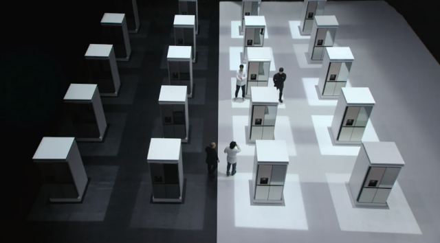 넷플릭스 ‘흑백요리사 시즌1에 등장한 LG전자 얼음정수기 냉장고. [넷플릭스]