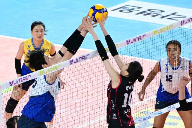 현대건설 김희진이 공격을 시도하고 있다. / 한국배구연맹(KOVO)