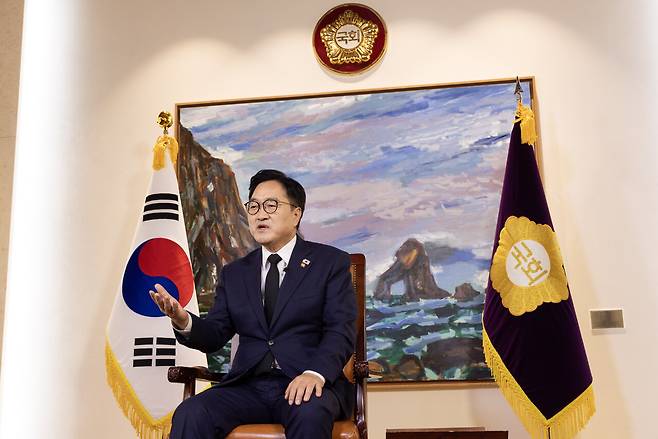 2024년 12월3일 비상계엄이 선포되자 우원식 국회의장은 곧장 국회로 향했다. 12월4일 새벽 1시1분경, 국회의 비상계엄 해제 요구 결의안을 의결했다. ⓒ시사IN 조남진