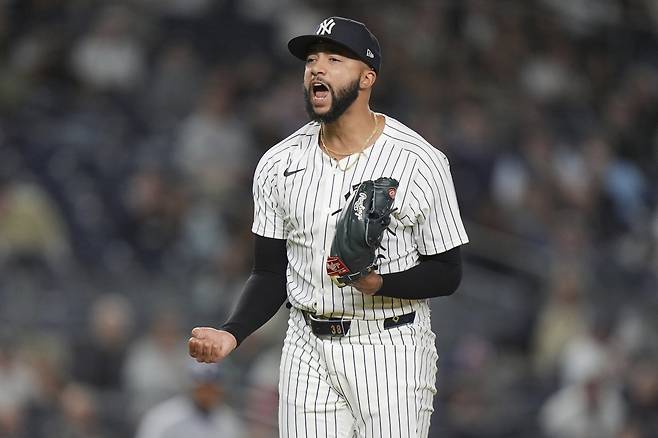 메츠는 리그 최고의 구원투수 데빈 윌리엄스를 영입해 탄탄한 불펜진을 구축하려 한다. 사진은 2025시즌 양키스서 활약한 윌리엄스. AP뉴시스