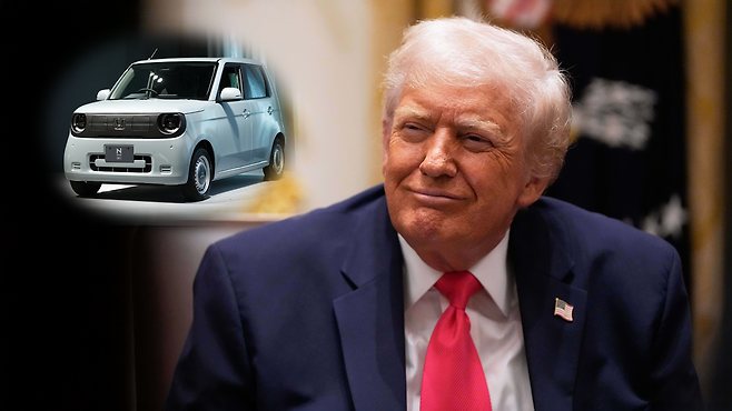 트럼프 대통령이 “작고 귀엽다”며 일본 경차의 미국 생산 허용을 지시했다. 안전 우려에도 빗장을 푼 건 일본의 대미 투자에 대한 화답이자 무역 협상 전략으로 풀이된다. AP/뉴시스·블룸버그 캡처