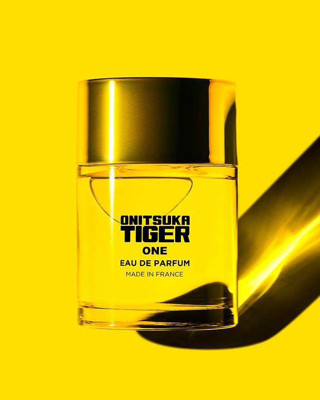 오 드 퍼퓸, 100ml 21만원, Onitsuka Tiger.