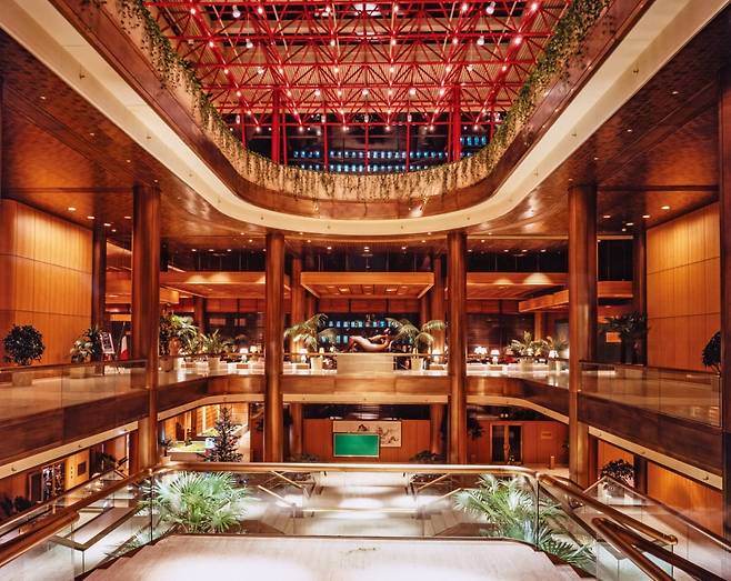 힐튼서울을 상징하던 18m높이의 아트리움.  피크닉 제공