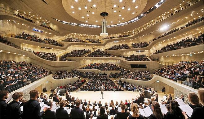 함부르크 엘브필하모니 콘서트홀. Claudia Hoehne