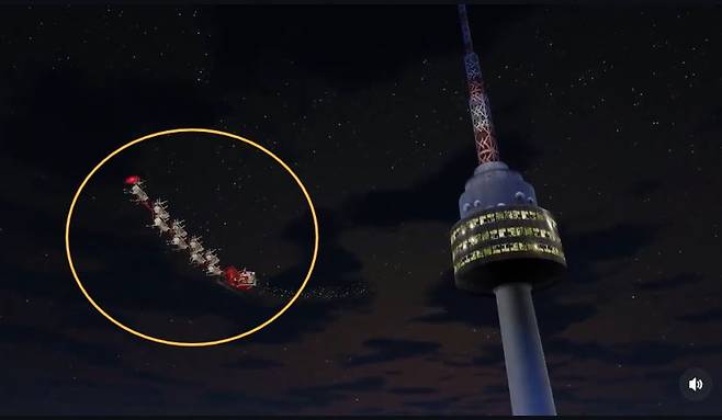작년 성탄 전야에 서울 남산타워를 지나는 산타. /사진=NORAD Tracks Santa 인스타그램 캡처