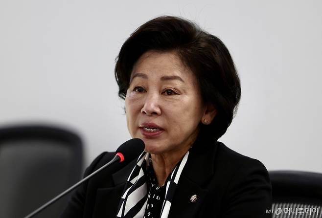 [서울=뉴시스] 김명년 기자 = 남인순 더불어민주당 의원이 5일 오전 서울 여의도 국회 의원회관에서 열린 2026년도 보건복지 예산안 분석 토론회에서 발언하고 있다. 2025.11.05. kmn@newsis.com /사진=김명년