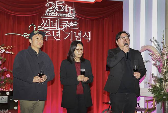 (왼쪽부터) 영화 ‘극장의 시간들’을 연출한 장건재 감독, 윤가은 감독, 이종필 감독 [티캐스트 제공]