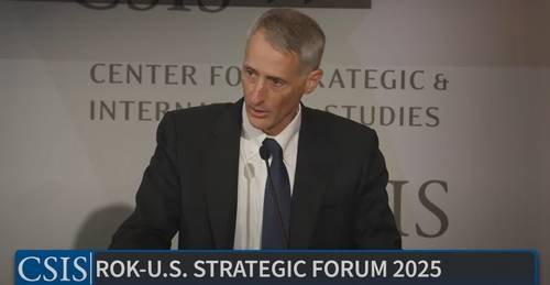 기조연설하는 조나단 프리츠 미 국무부 선임부차관보 (워싱턴=연합뉴스) 홍정규 특파원 = 조나단 프리츠 미국 국무부 선임부차관보가 3일(현지시간) 워싱턴 DC에서 열린 한국국제교류재단·전략국제문제연구소 포럼에서 기조연설을 하고 있다.