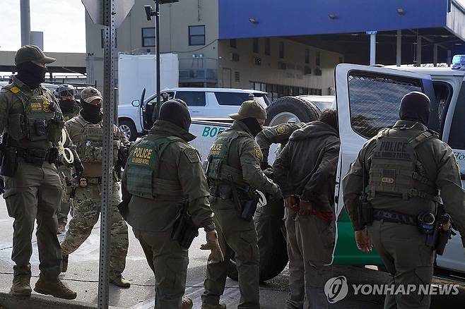 뉴올리언스서 이민자단속 개시 [뉴올리언스 AFP=연합뉴스. 재판매 및 DB 금지]