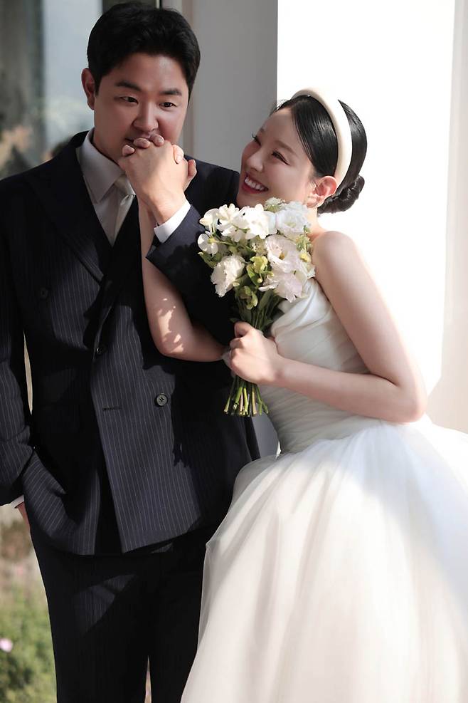 배경수-주슬기 커플 결혼사진