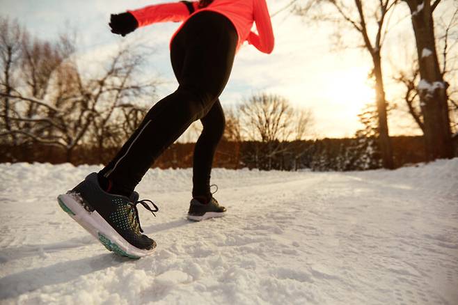 걷기와 요가를 병행해서 꾸준히 하면 혈당과 함께 당화 혈색소까지 낮출 수 있는 것으로 나타났다. 사진=클립아트코리아