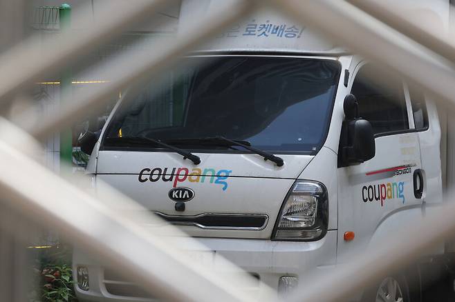 11월30일 오후 서울 중구 한 쿠팡 차고지에 차량이 주차돼 있다. 최현수 기자 emd@hani.co.kr