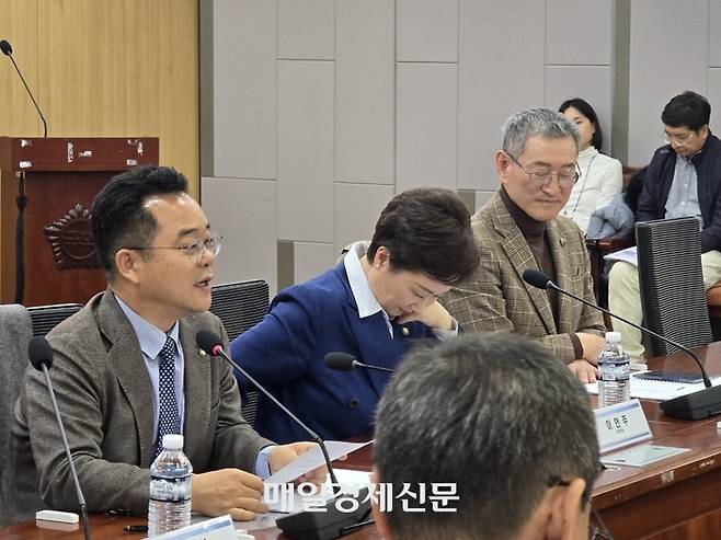 5일 서울 여의도 국회의원회관에서 열린 ‘스테이블코인 시대 리더십 확보를 위한 정책세미나’에서 민병덕 더불어민주당 의원이 발언하고 있다. [사진=안갑성 기자]