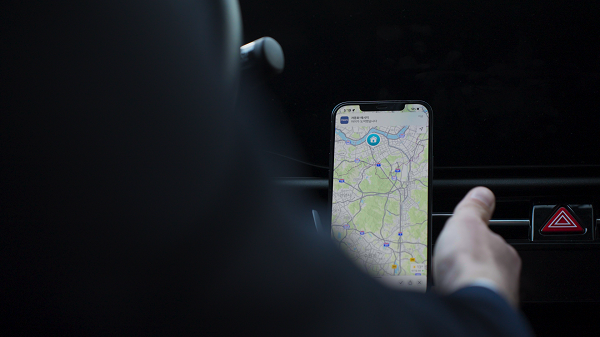 [사진: 아카라 홈 앱 푸시 알림 예시 이미지. 아카라라이프 스마트홈 제품들은 통합 제어 어플 ‘아카라 홈(Aqara Home)’ 앱을 통해 연동된 스마트 기기들의 푸시 알림을 받아볼 수 있다.]