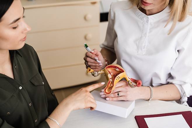 미국암협회가 지침을 업데이트하면서, 스스로 채취한 자궁경부 샘플을 암 검사에 활용할 수 있게 됐다. 사진=게티이미지뱅크