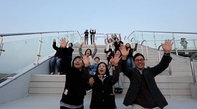 '동네 한 바퀴' 서창 전망대, 청춘발산마을 샌드위치, 임방울거리 해물갈비찜과 꼬막무침, 송정역 시장 홍어국수, 지산동 떡갈비 한정식