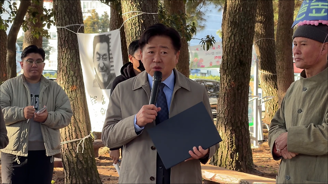 원탁회의로 결정 입장 밝히는 오영훈 제주자치도지사